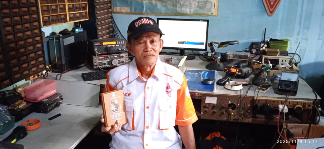 YC2DCW New Star Plaque 100 Entities Mixed & Digital